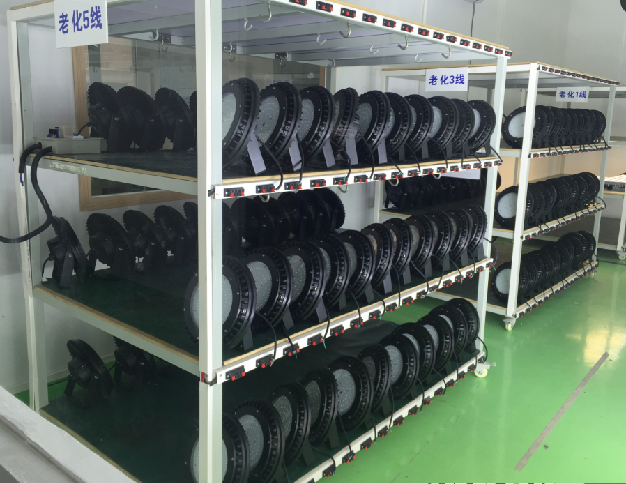 LED highbay UFO 150W old-aging